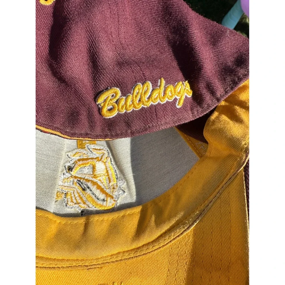 Zephyr UMD Bulldogs Fitted Hat Maroon Gold NCAA University Minnesota Duluth